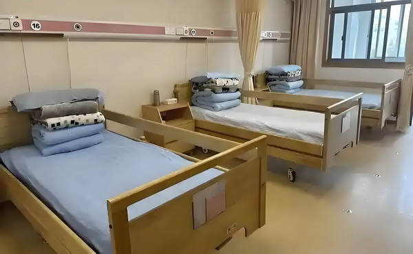 申请深户网址_李一桐身穿古董礼服美艳动人灿笑撩人心弦 名女某而是子胡另一